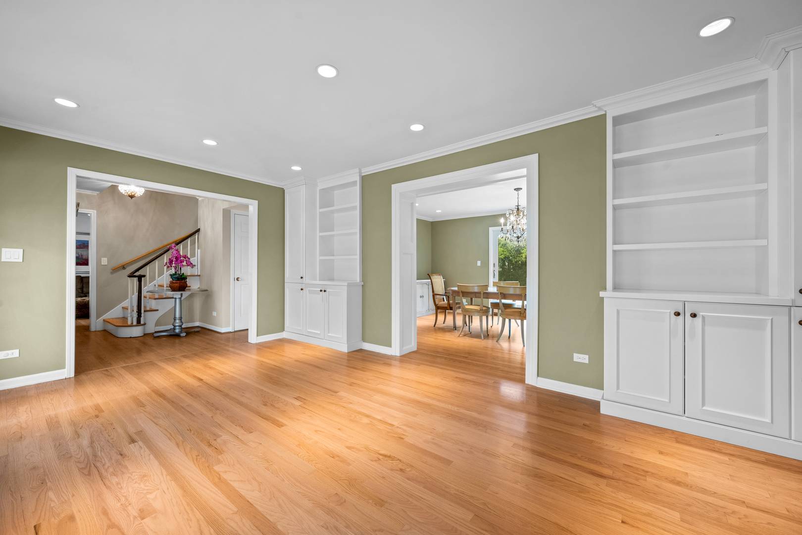 3142 Hemlock LN, Northbrook, IL 60062