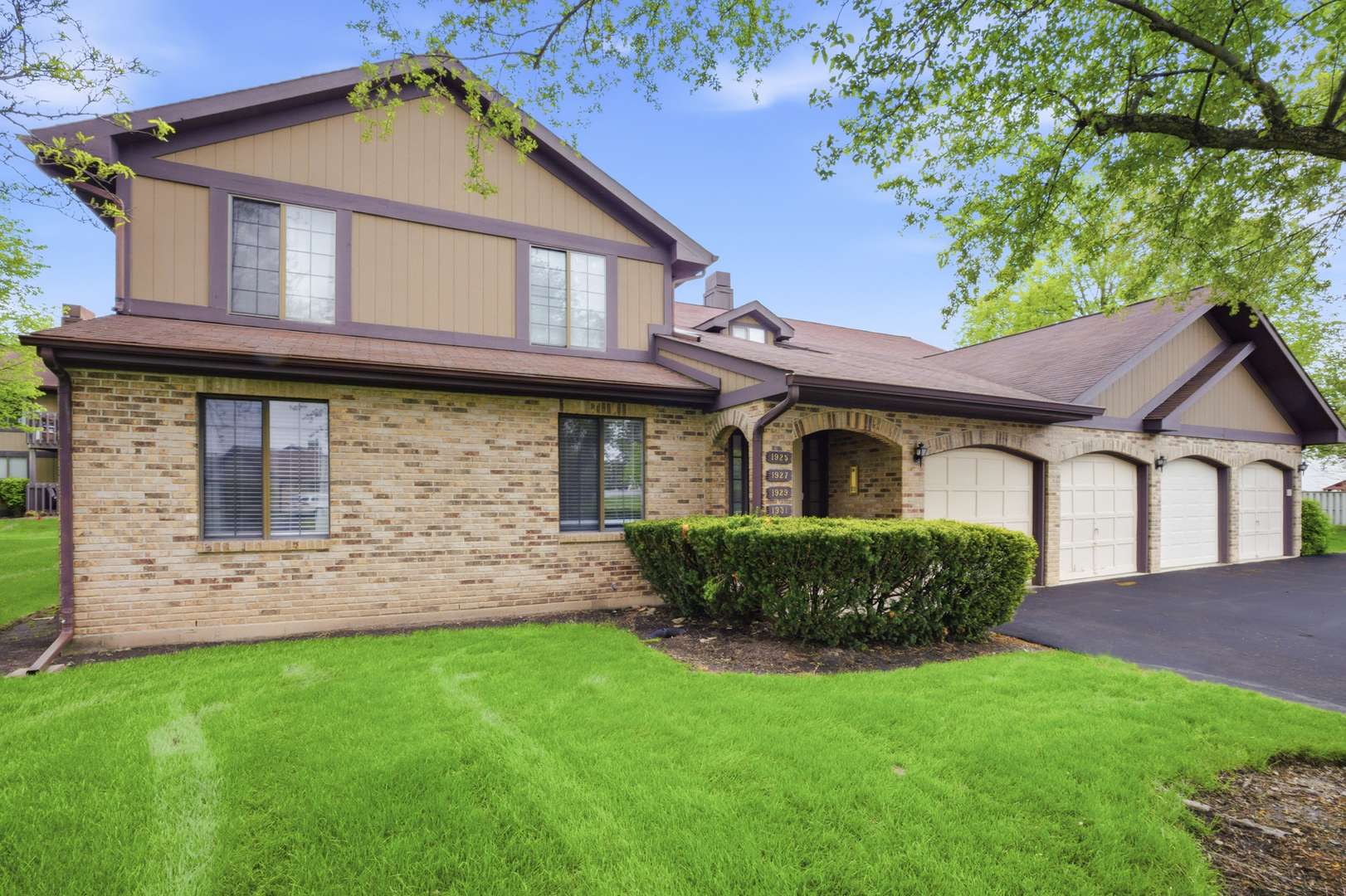 1925 Golf View DR #1A, Bartlett, IL 60103