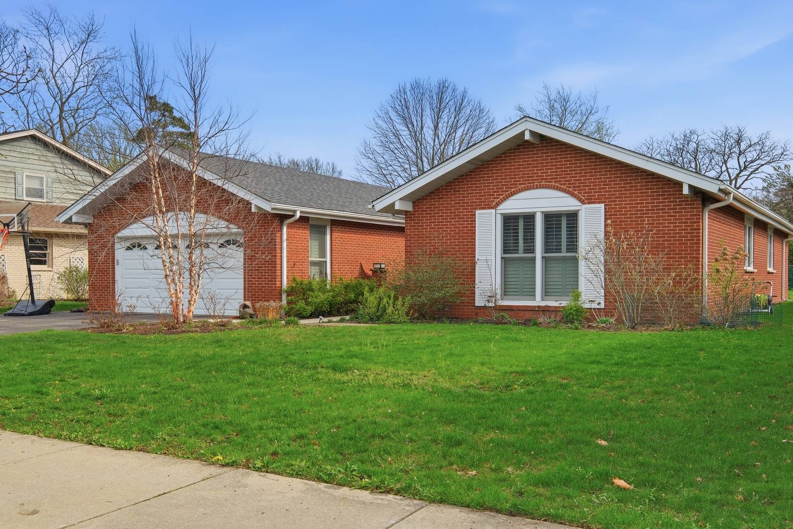 955 Summit DR, Deerfield, IL 60015
