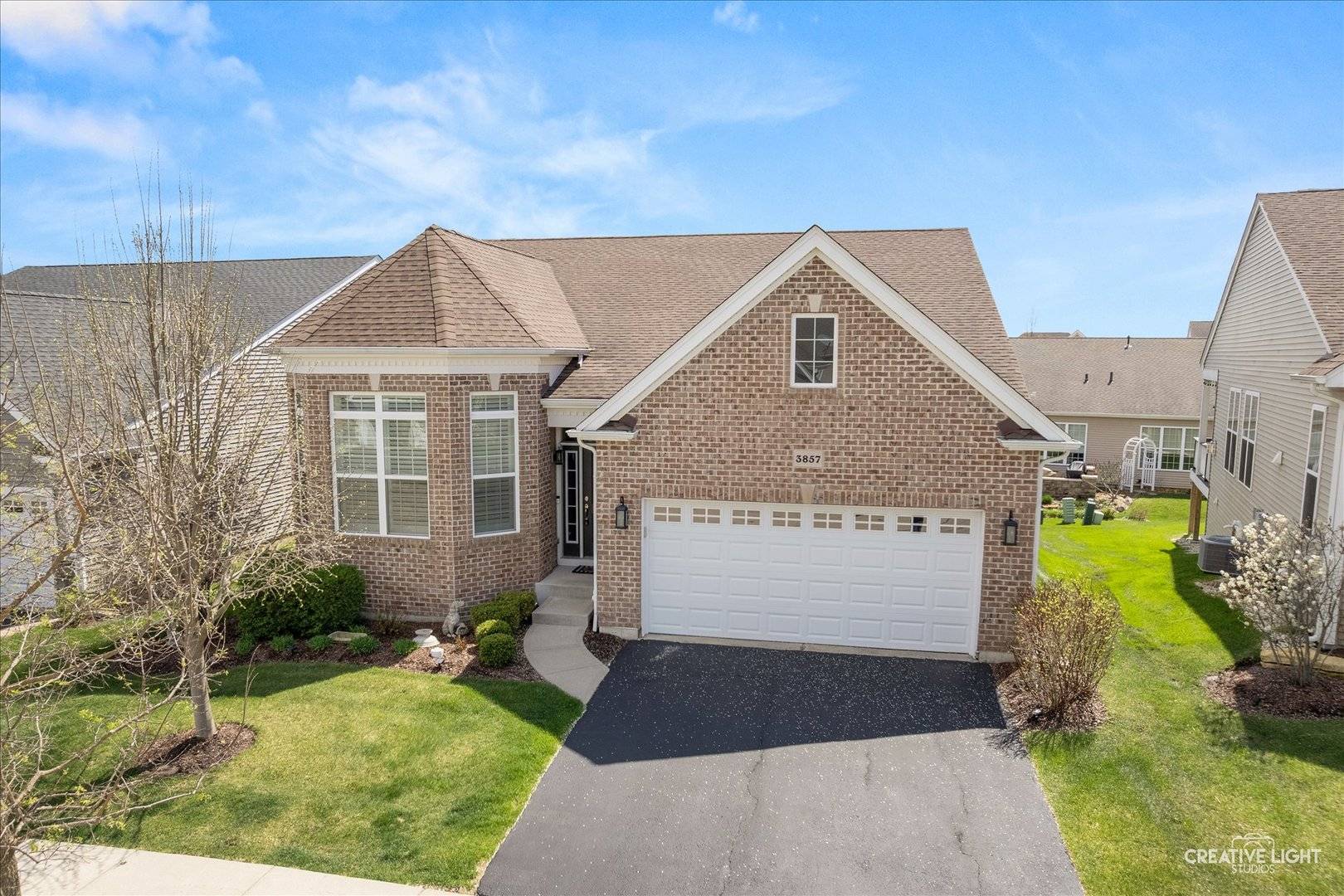 3857 Double Eagle DR, Elgin, IL 60124