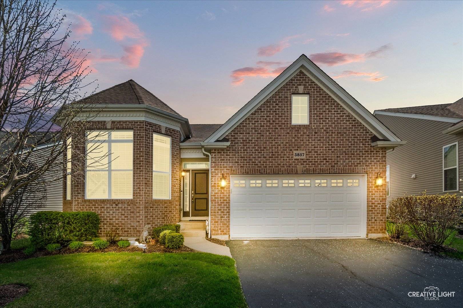 3857 Double Eagle DR, Elgin, IL 60124
