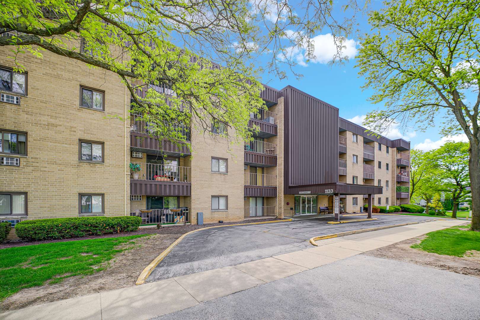 1133 S Finley RD #310, Lombard, IL 60148