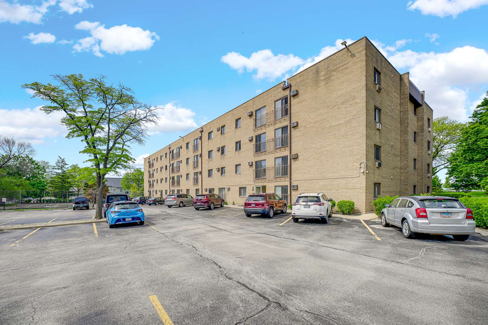 1133 S Finley RD #310, Lombard, IL 60148