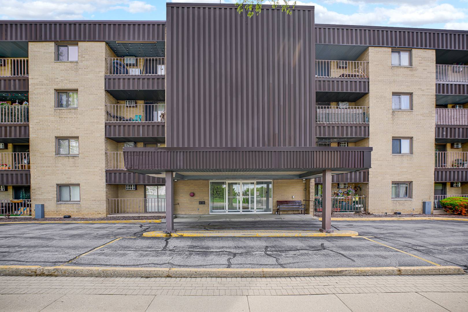 1133 S Finley RD #310, Lombard, IL 60148