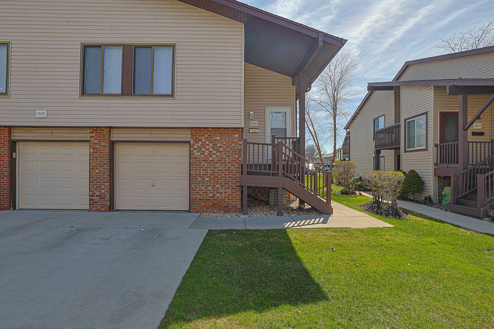 1332 Kingsbury DR #1, Hanover Park, IL 60133