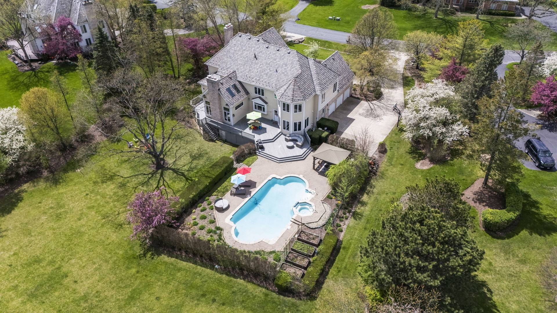 5892 Partridge LN, Long Grove, IL 60047