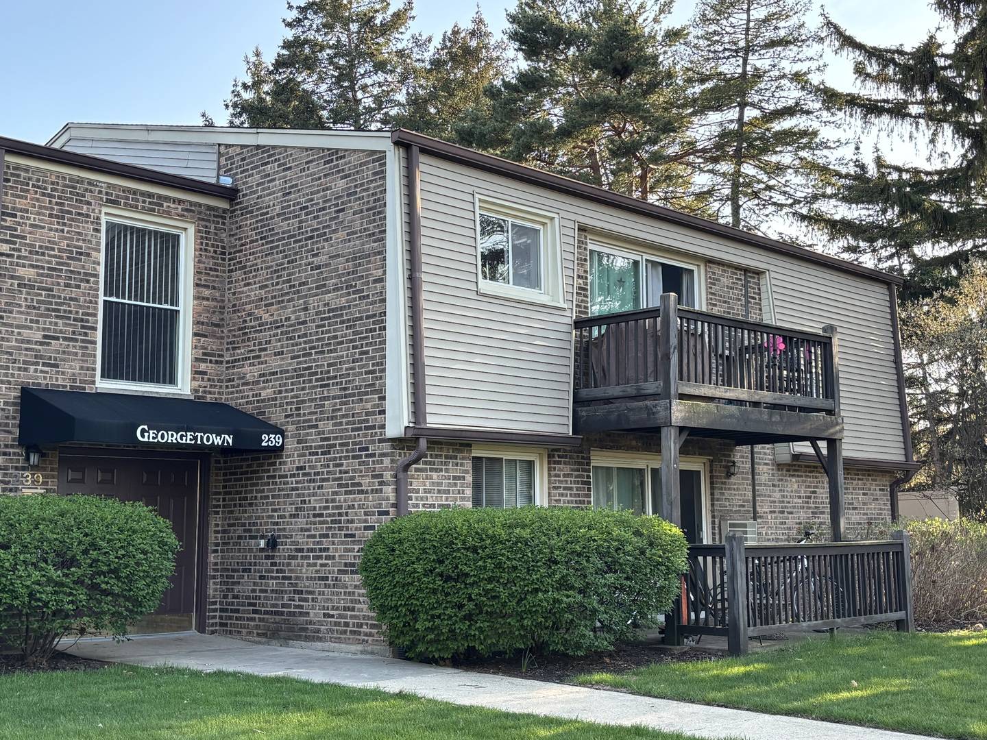 239 W Cornell AVE #102, Palatine, IL 60067