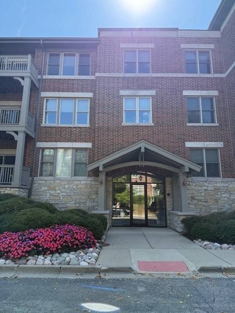 275 E Railroad AVE #206, Bartlett, IL 60103