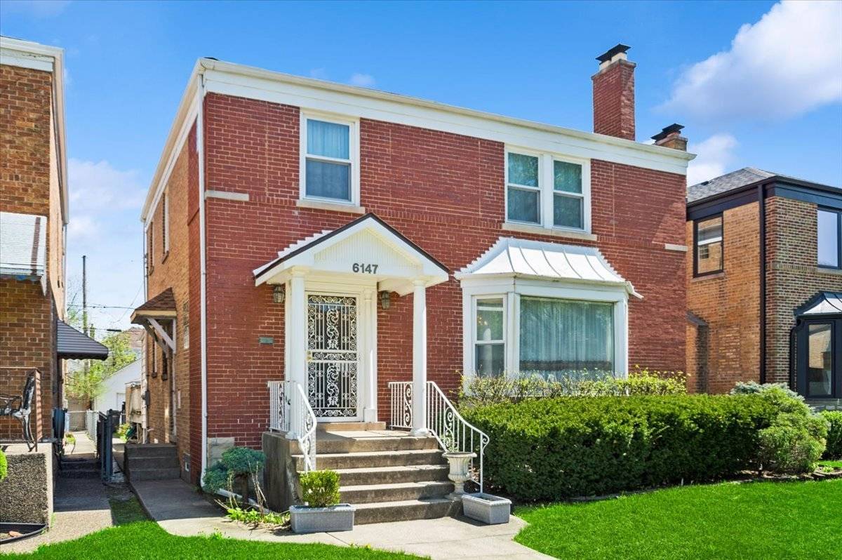 6147 N Central Park AVE, Chicago, IL 60659