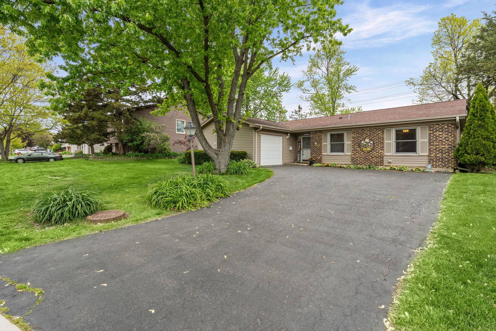 1120 Brush Hill LN, Lake Zurich, IL 60047
