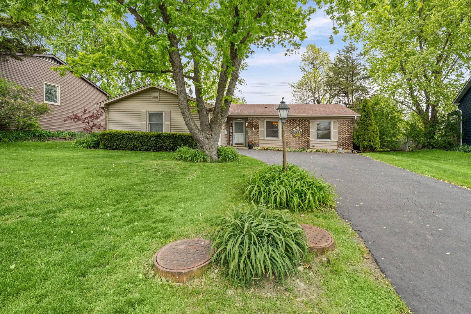 1120 Brush Hill LN, Lake Zurich, IL 60047