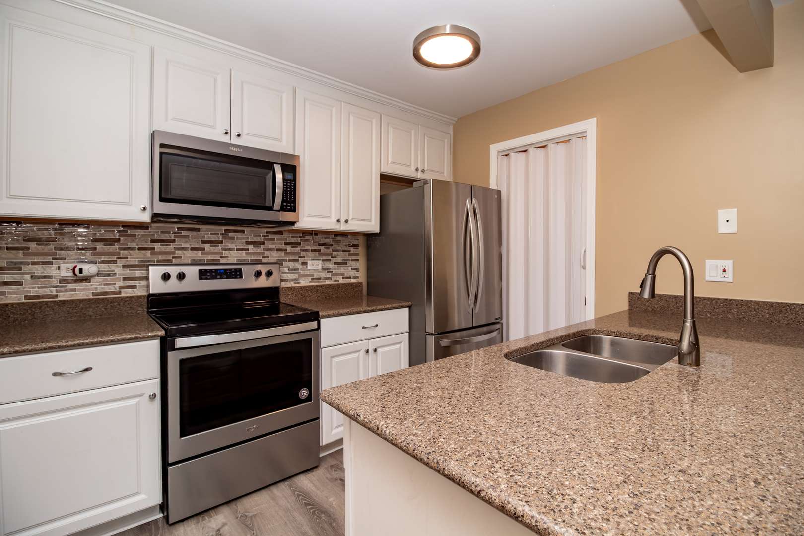 4303 W Shamrock LN #1C, Mchenry, IL 60050