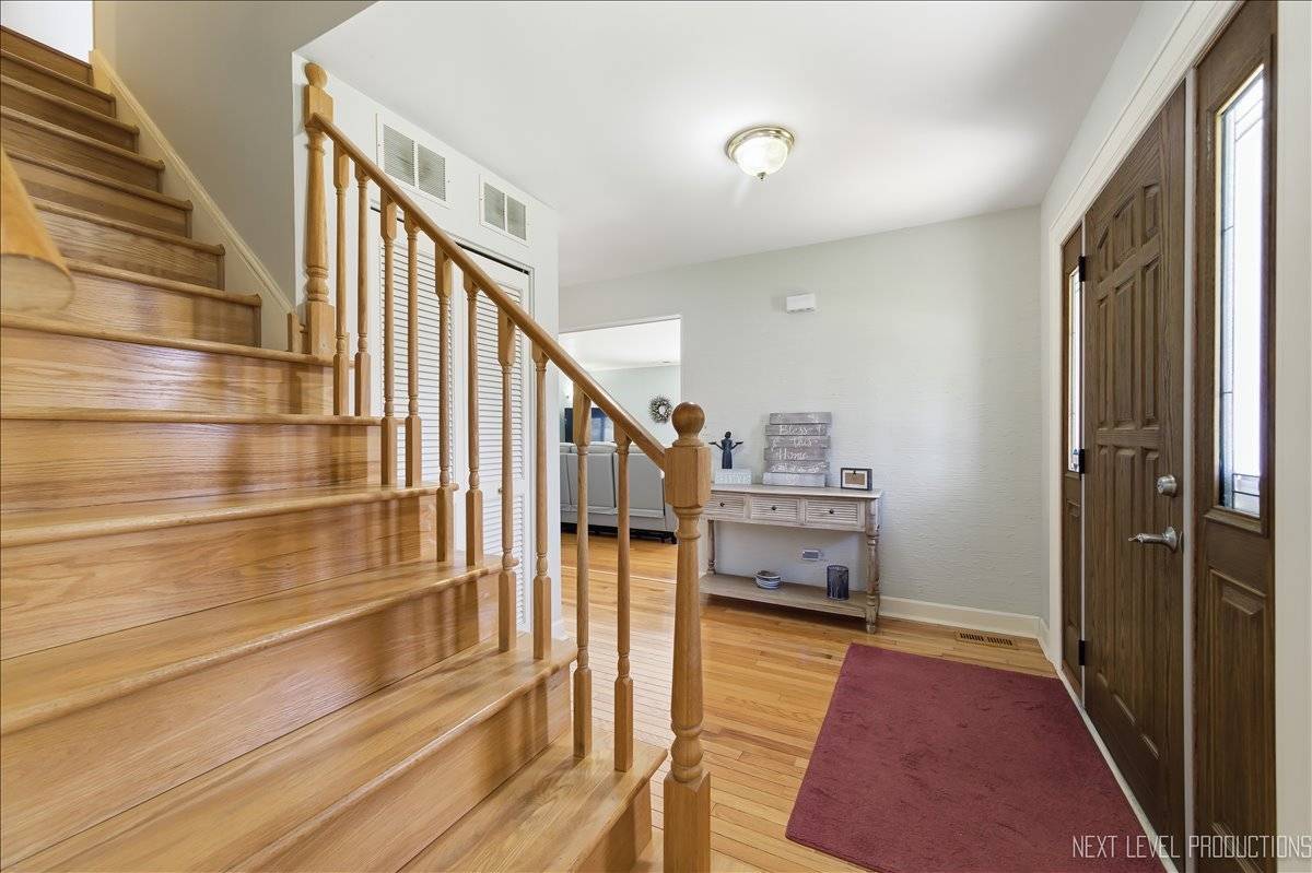 27W300 Williams ST, Winfield, IL 60190