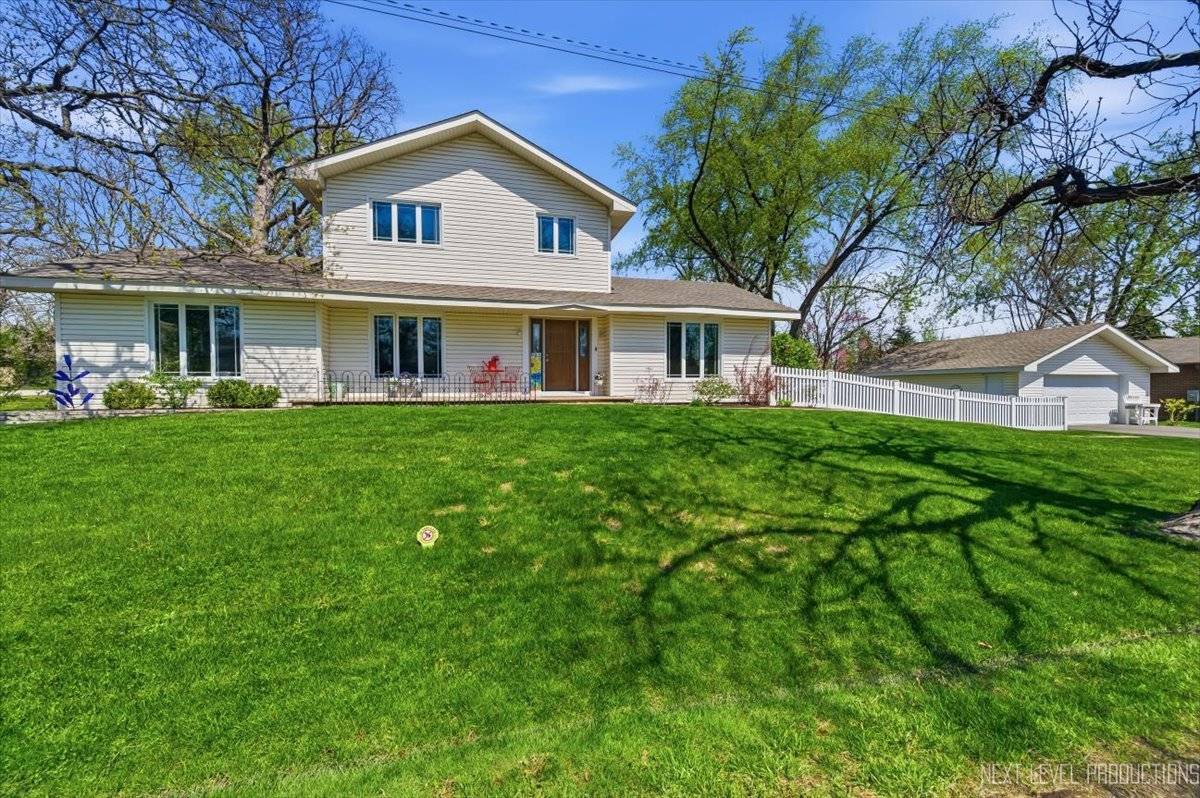 27W300 Williams ST, Winfield, IL 60190