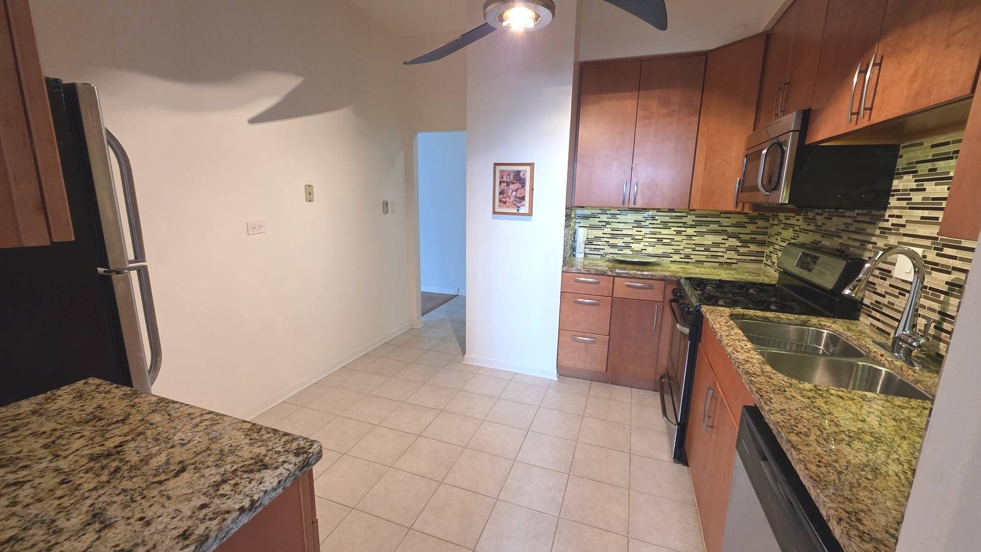 9001 Golf RD #1B, Des Plaines, IL 60016