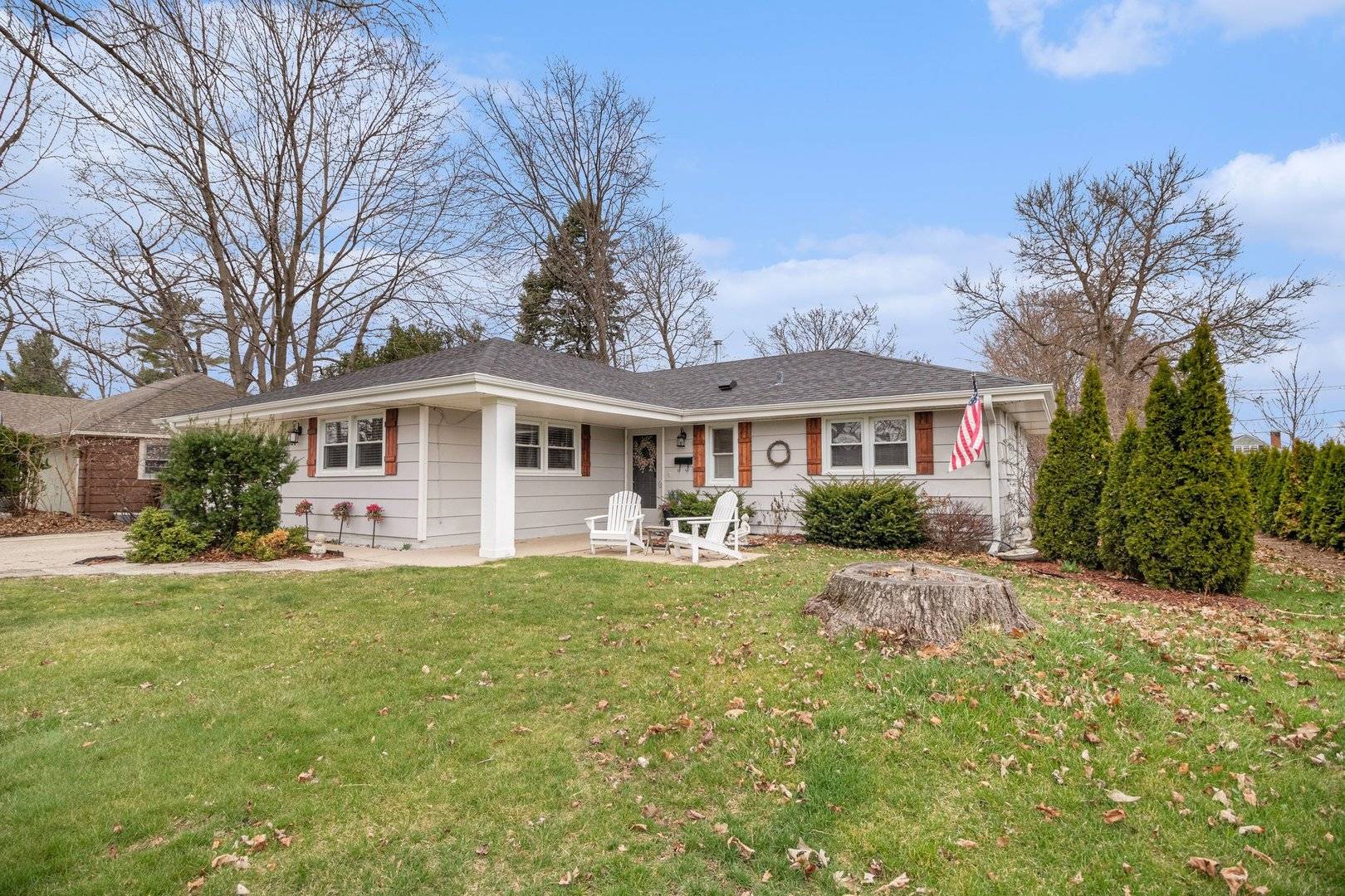 3804 Grove AVE, Mchenry, IL 60050