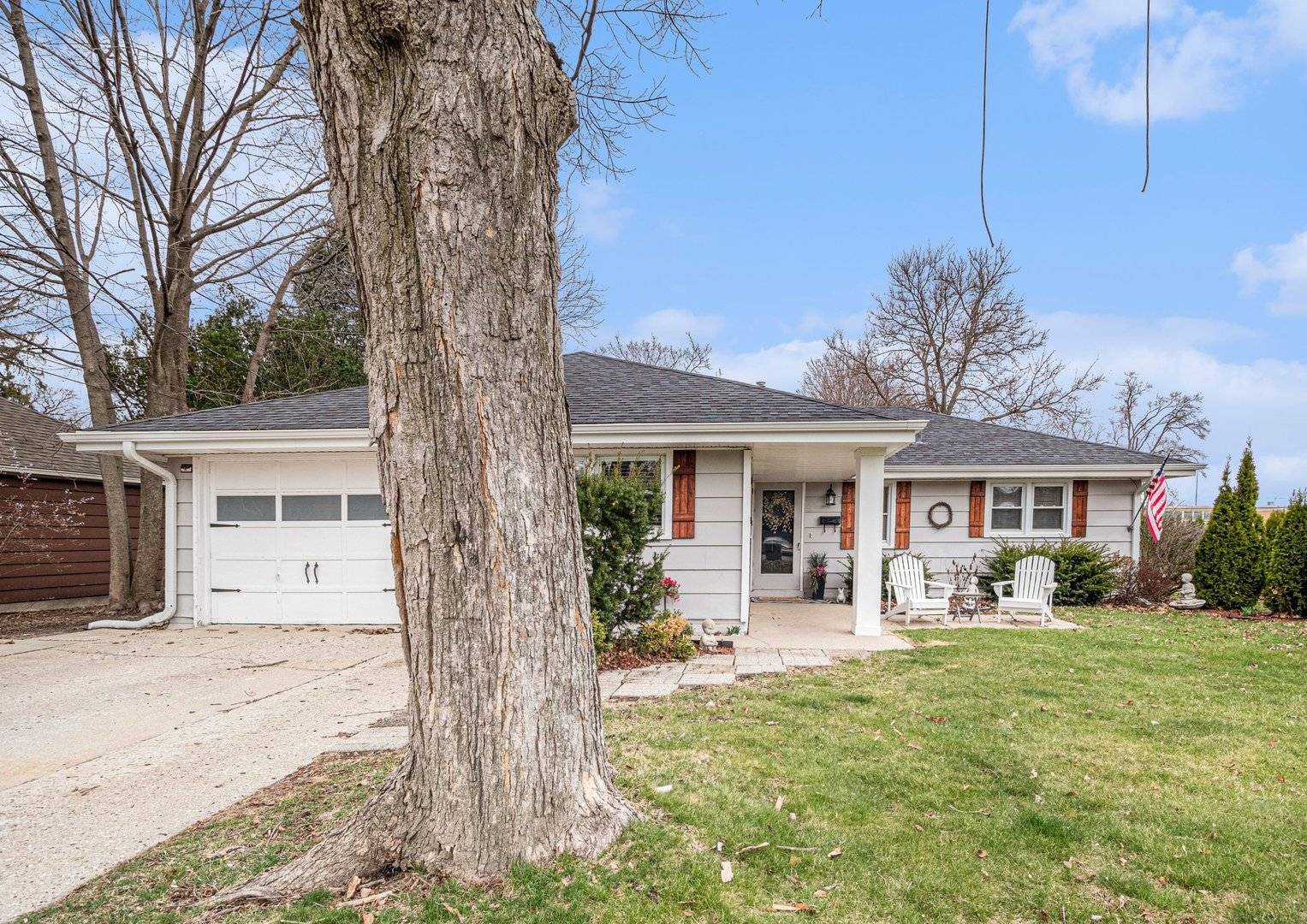 3804 Grove AVE, Mchenry, IL 60050