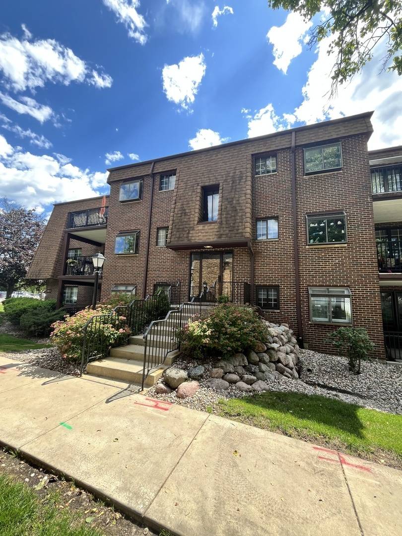 385 Duane ST #304, Glen Ellyn, IL 60137