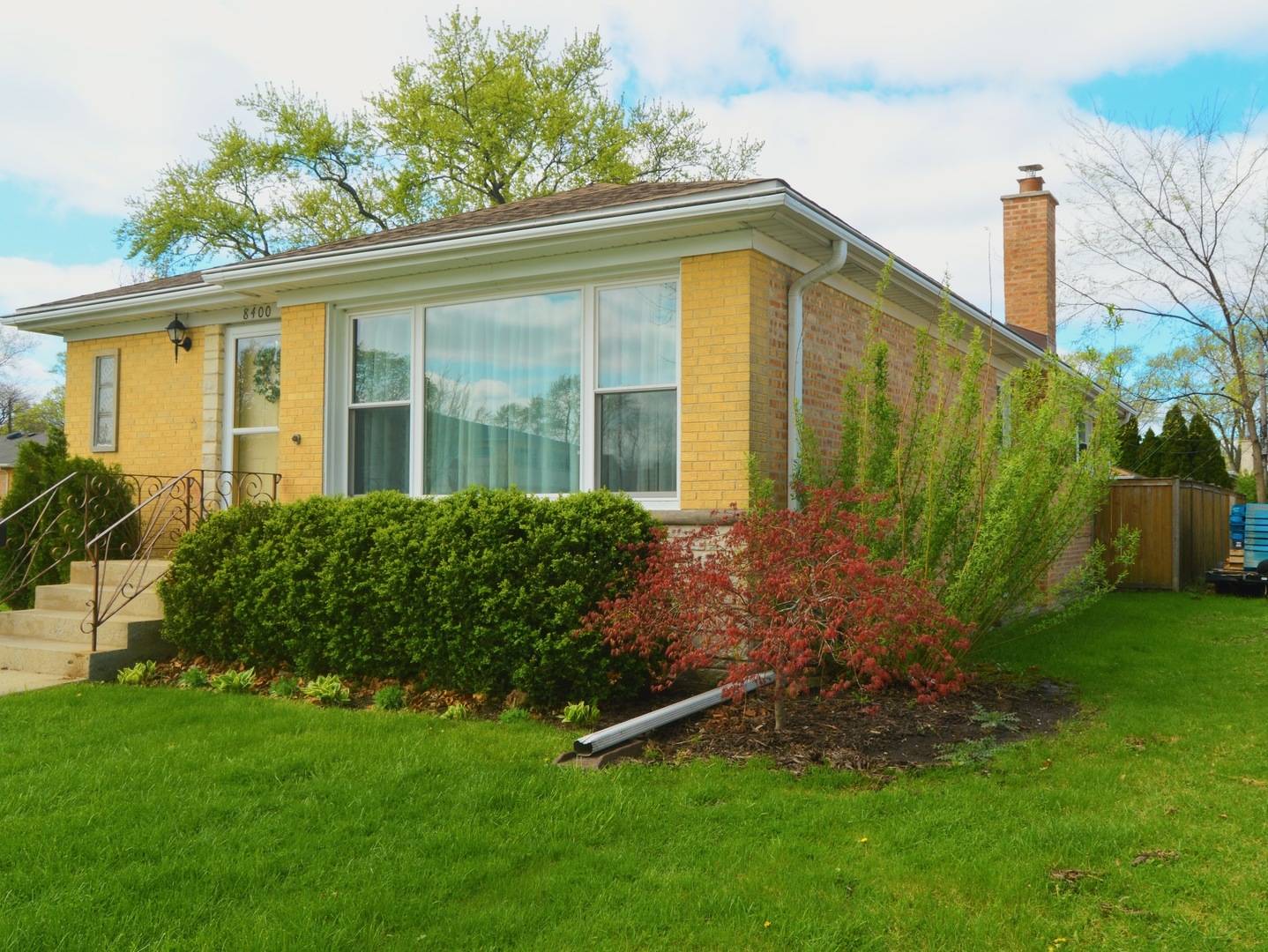 8400 N Osceola AVE, Niles, IL 60714