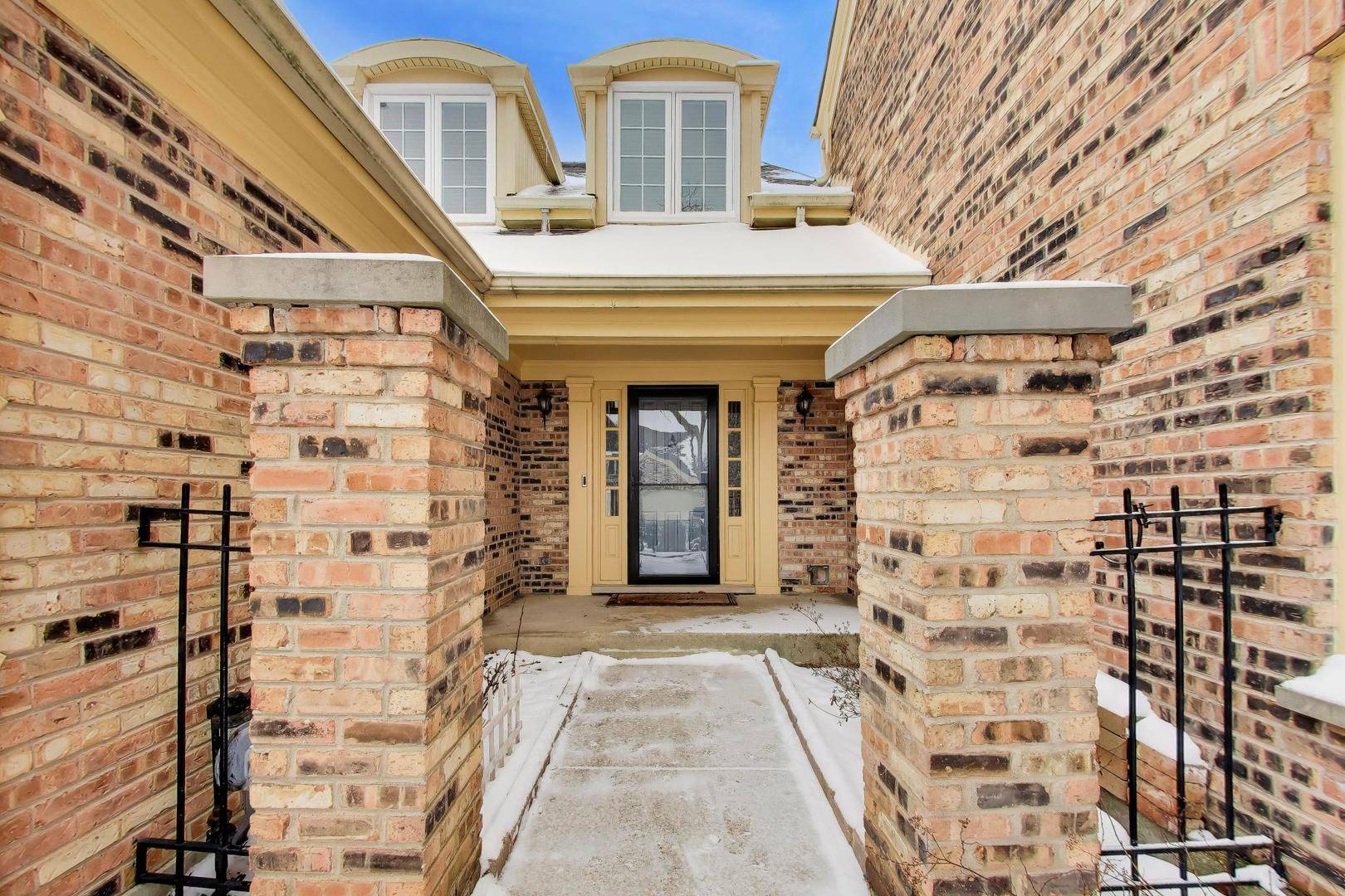 26 The Court Of Island PT, Northbrook, IL 60062
