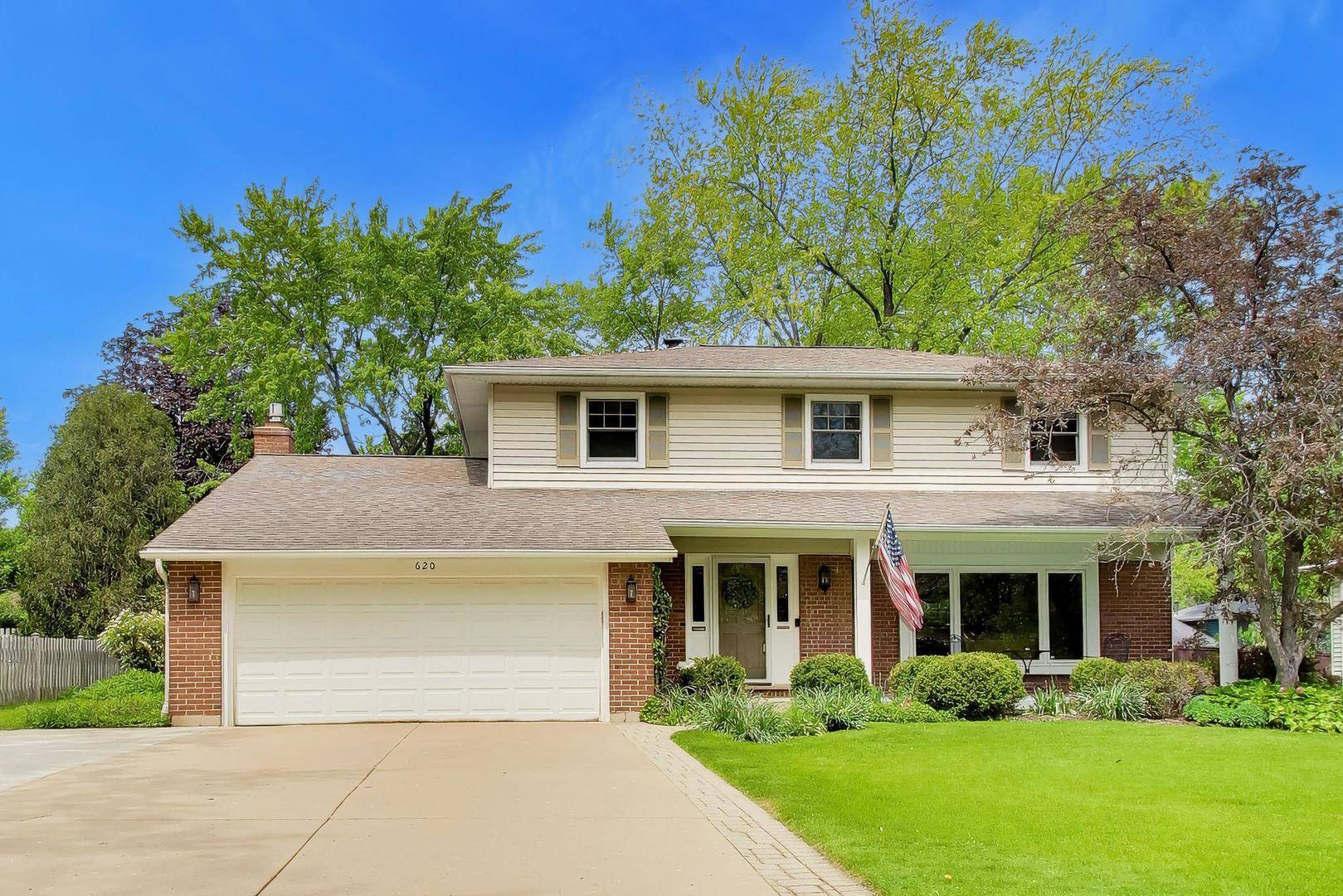 620 Harvard LN, Libertyville, IL 60048