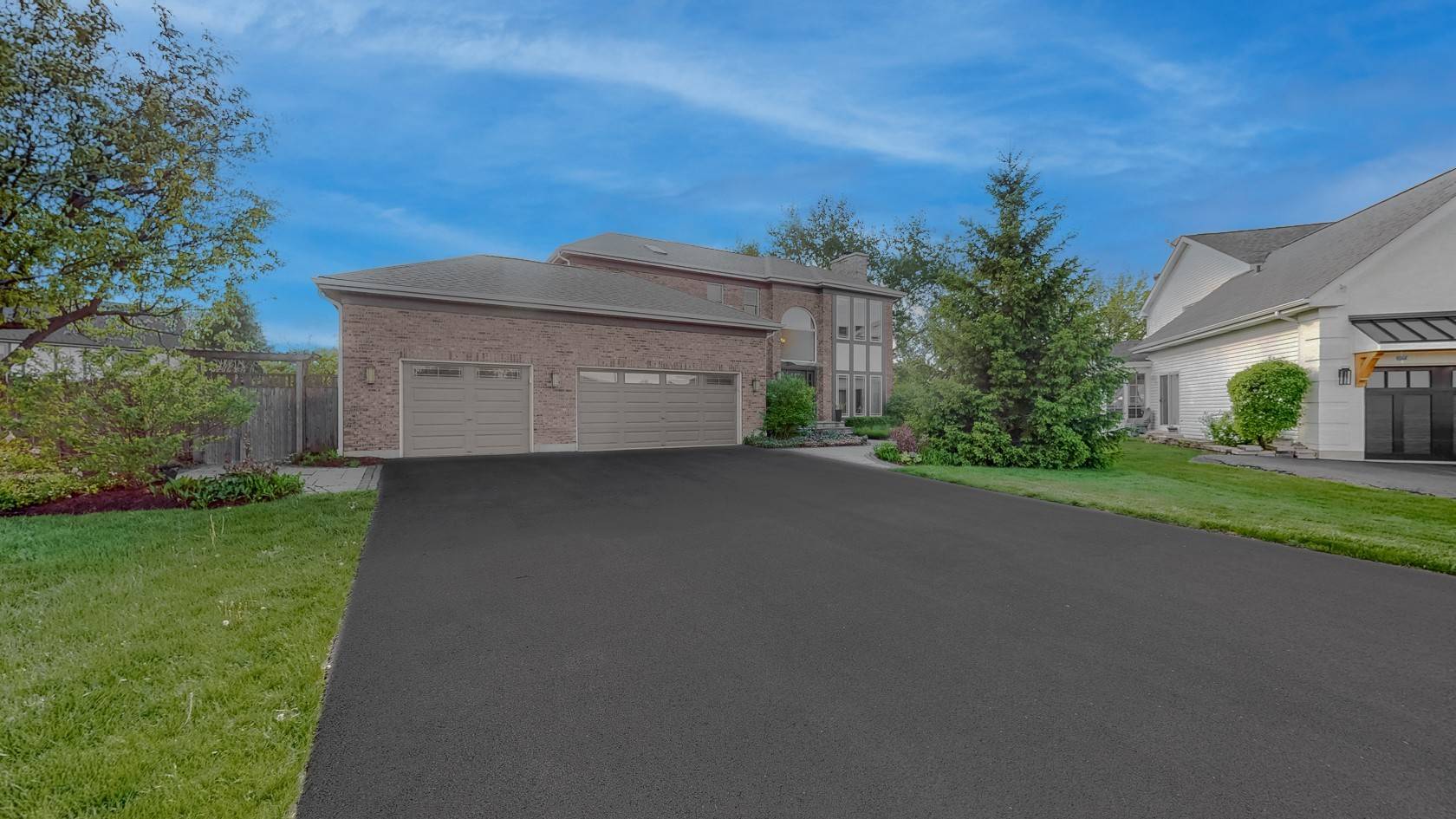526 Spruce LN, Lisle, IL 60532