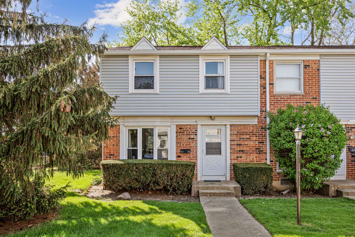 4096 Quincy CT, Streamwood, IL 60107