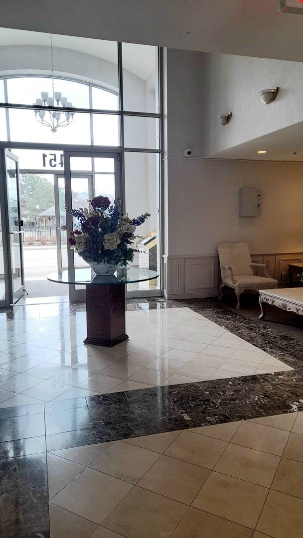 451 TOWN PLACE CIR #307, Buffalo Grove, IL 60089