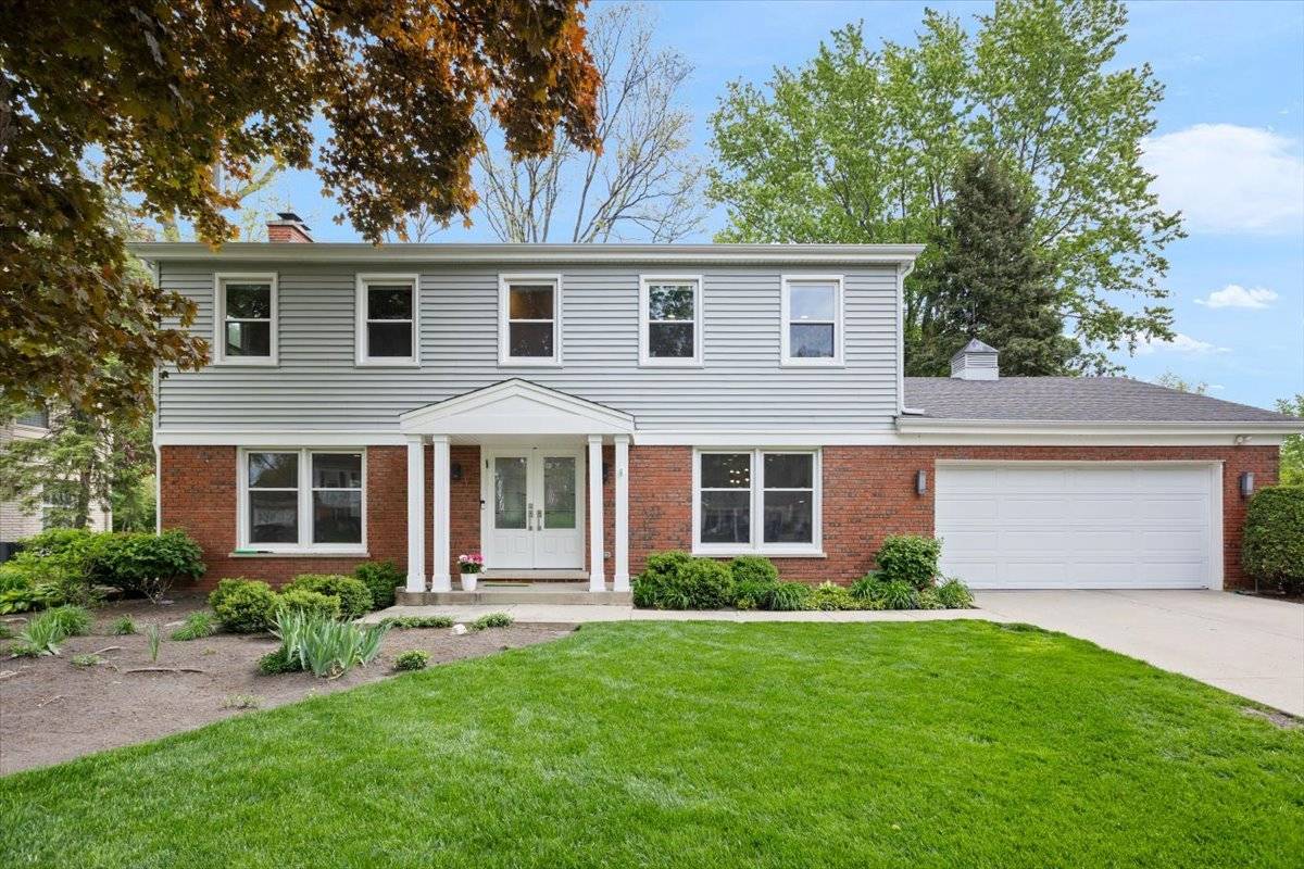 1107 Donegal LN, Northbrook, IL 60062