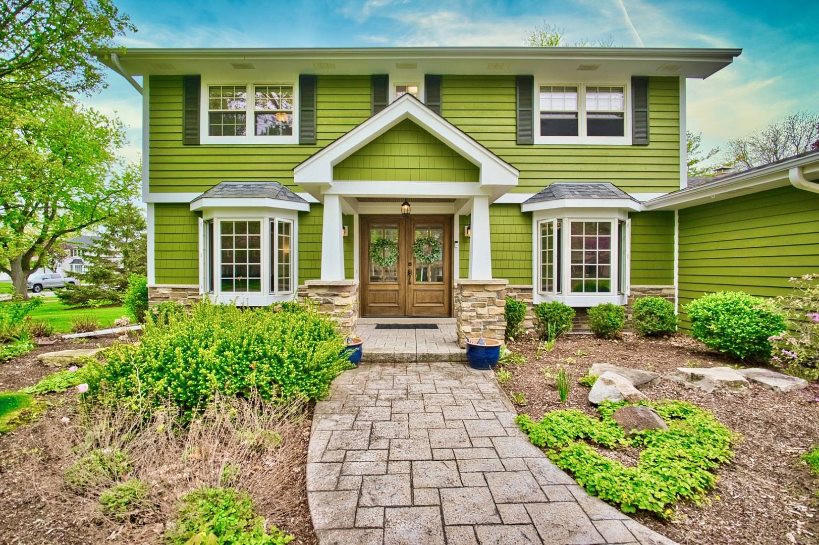 2S510 Seneca DR, Wheaton, IL 60189