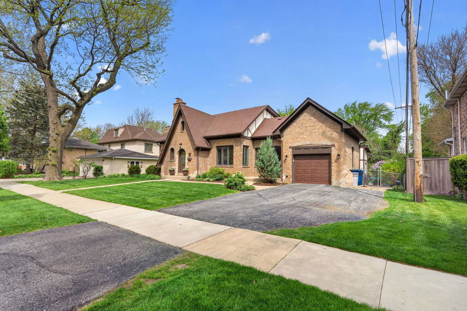 20 45th ST, Western Springs, IL 60558