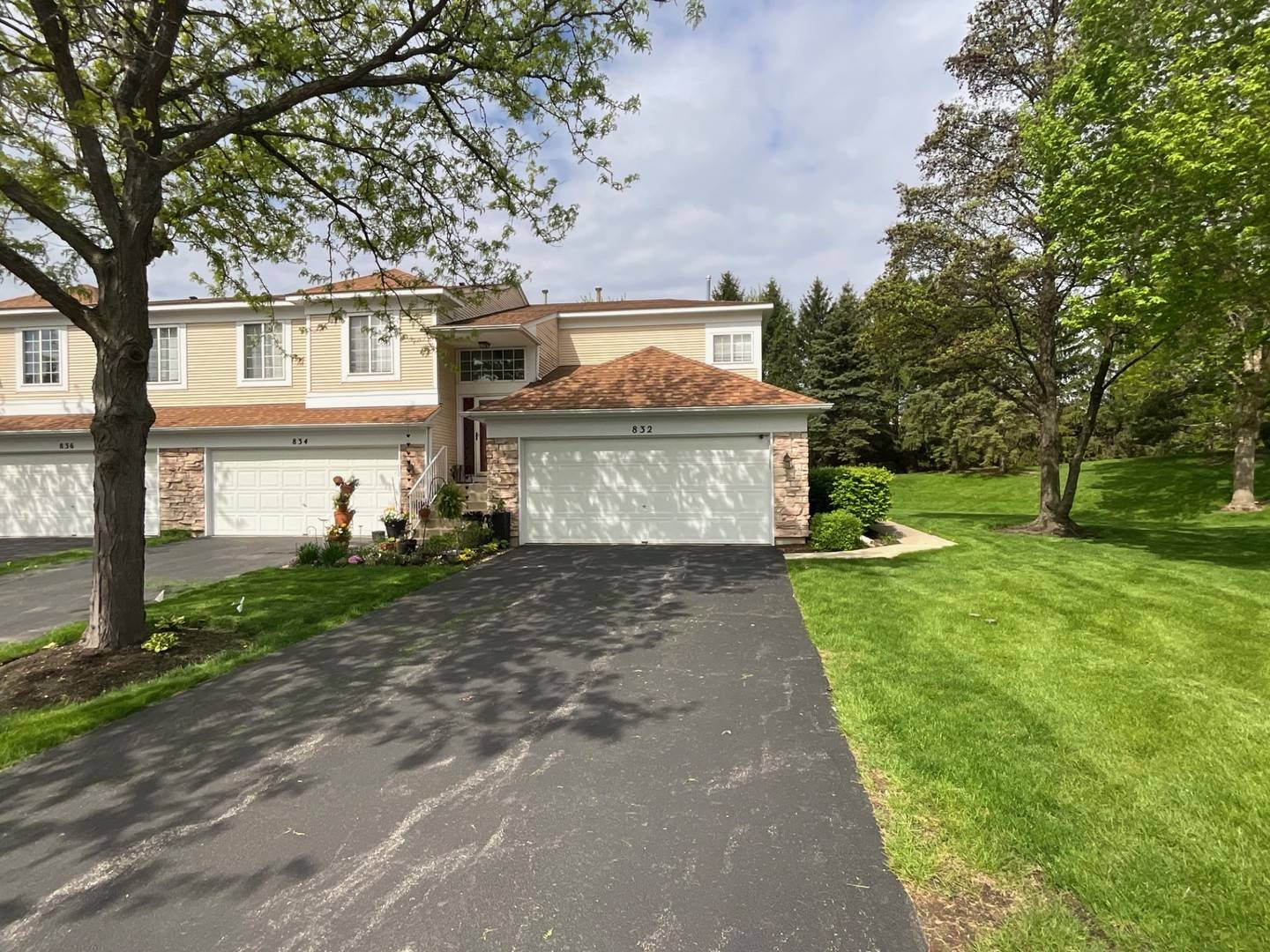 832 Coronado CT #832, Elgin, IL 60123