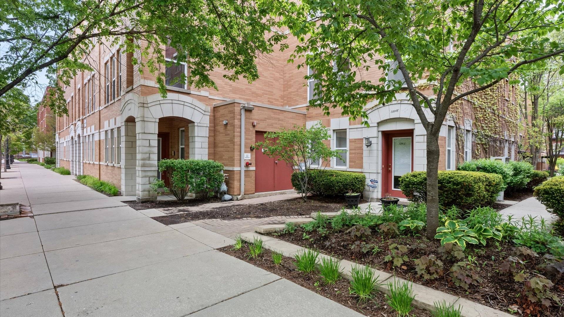 529 Chicago AVE #A, Evanston, IL 60202
