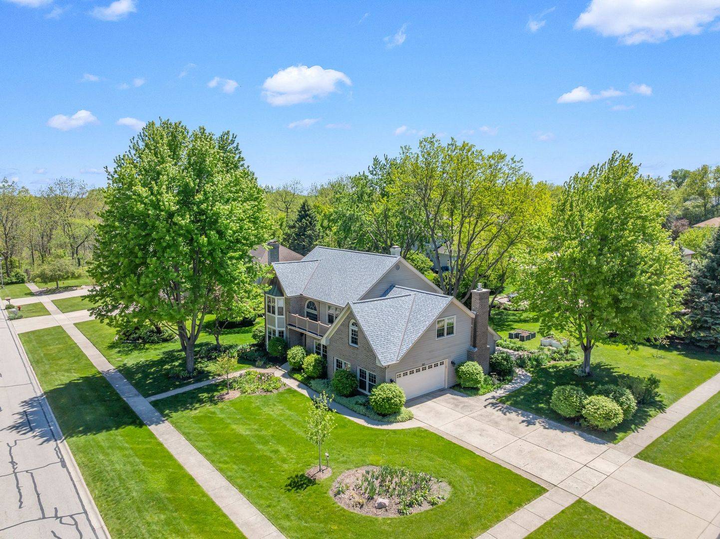 323 Ford LN, Bartlett, IL 60103