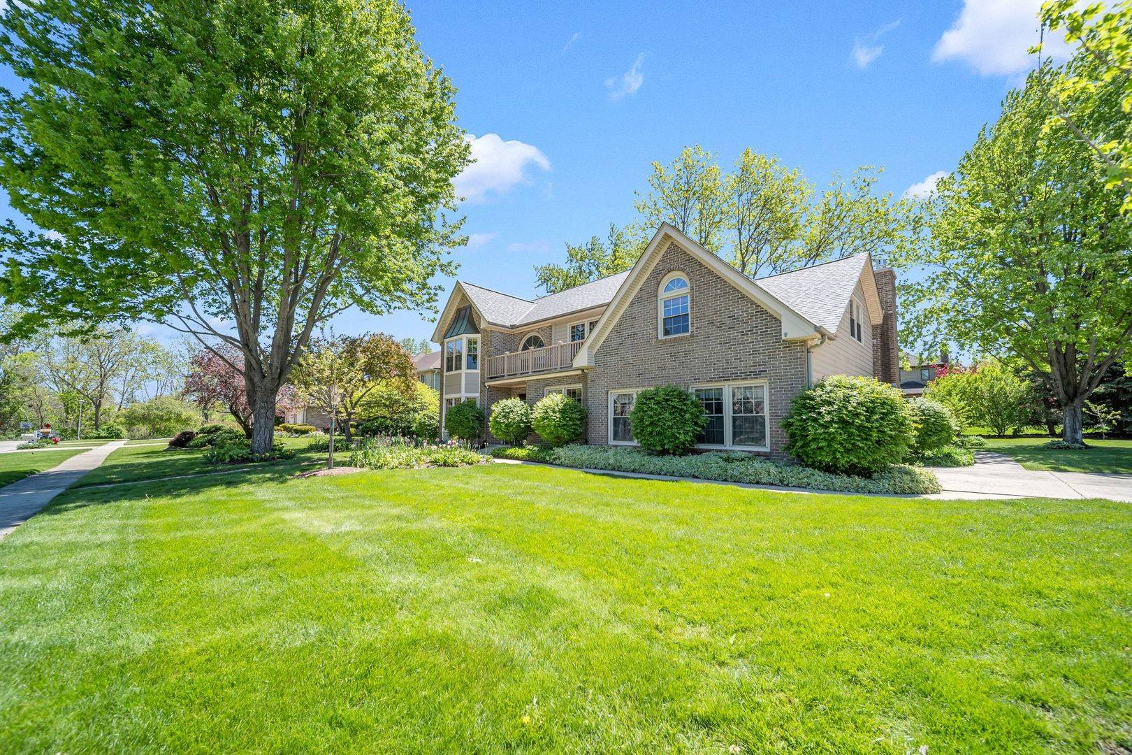 323 Ford LN, Bartlett, IL 60103