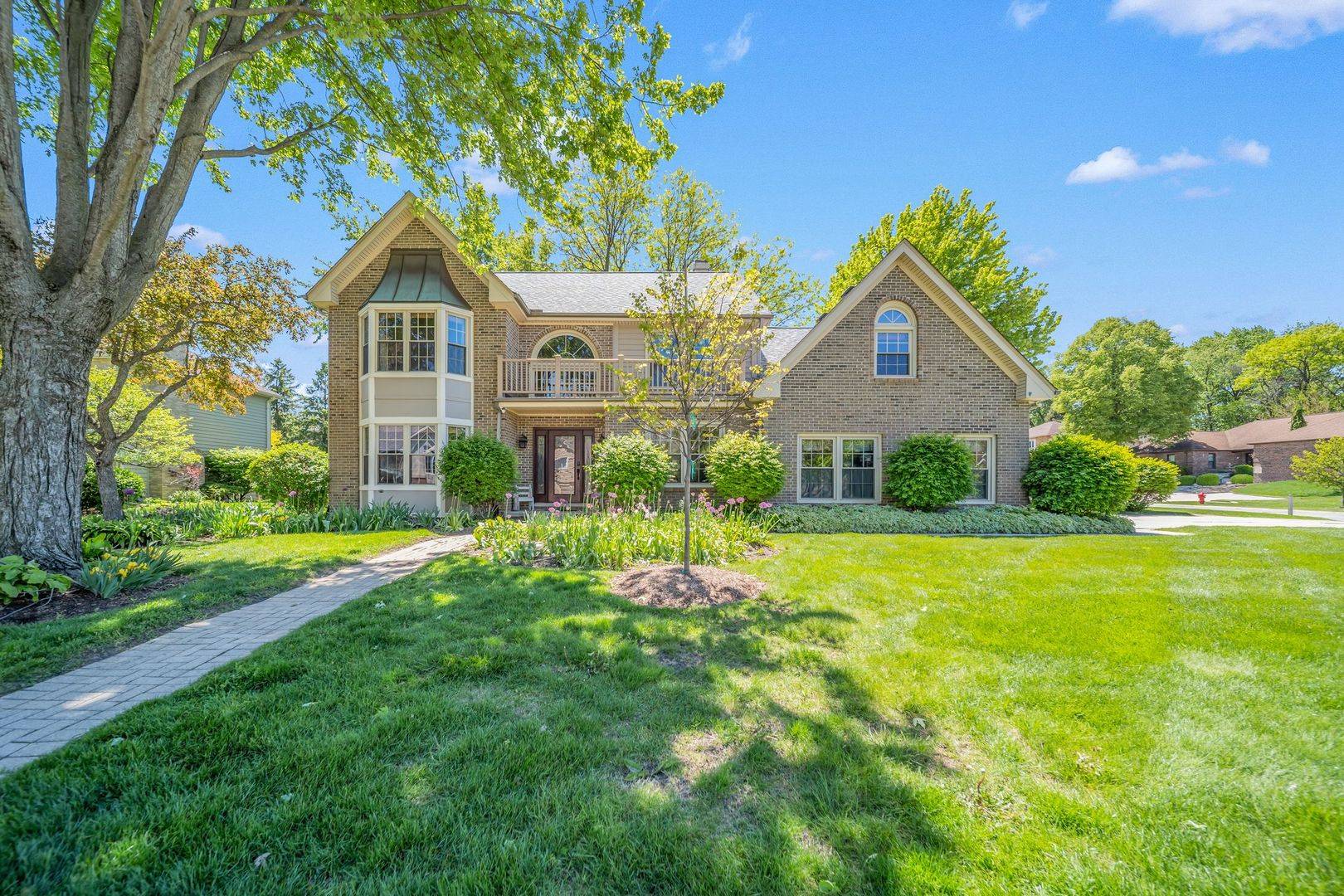 323 Ford LN, Bartlett, IL 60103