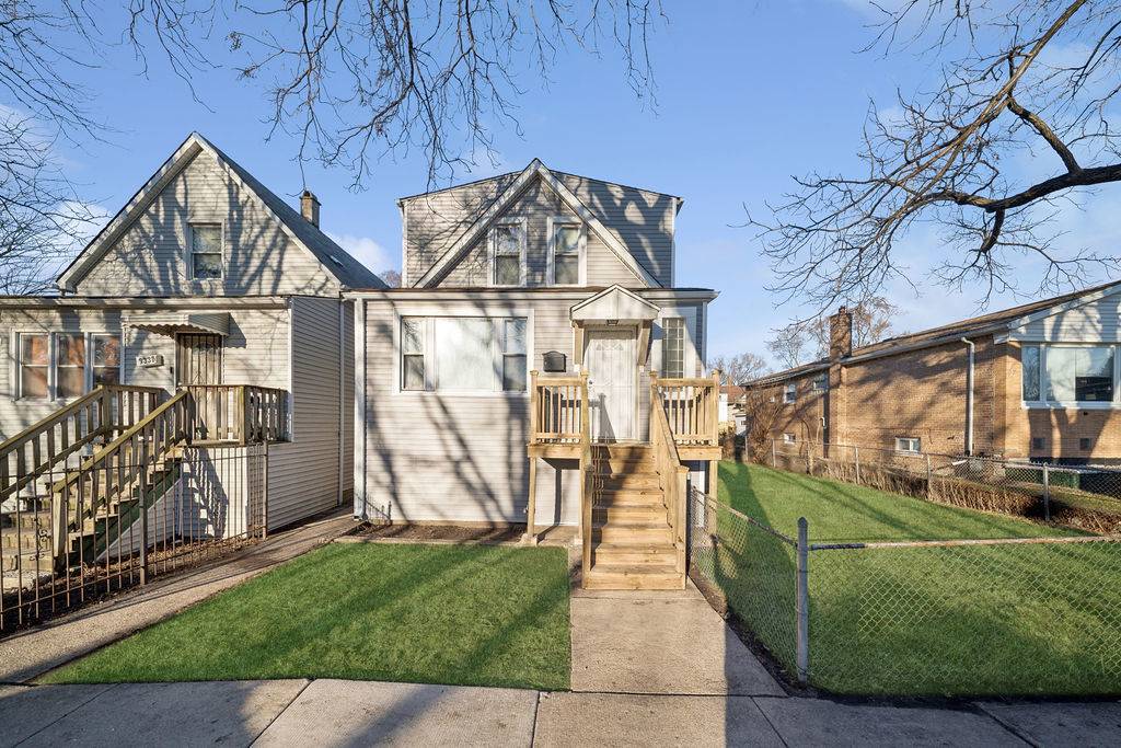 9328 S PAXTON AVE, Chicago, IL 60617