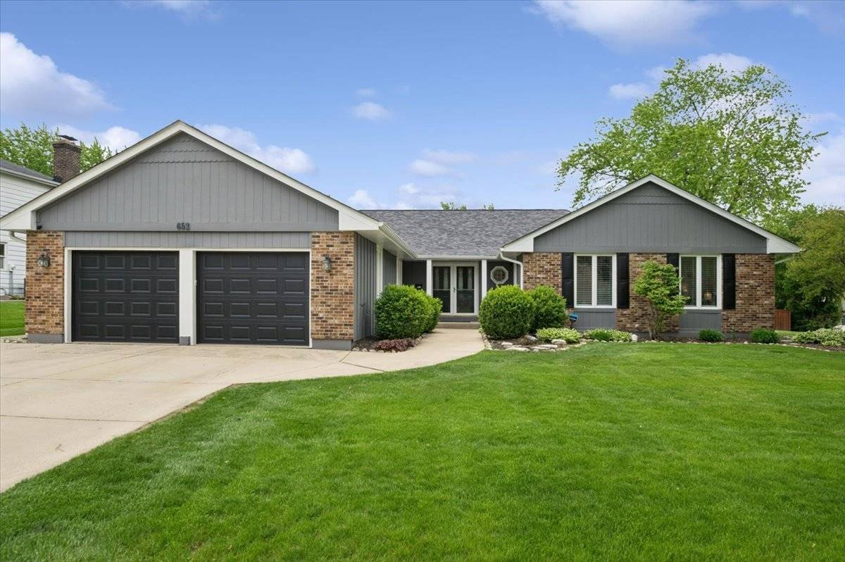 652 S Middleton AVE, Palatine, IL 60067