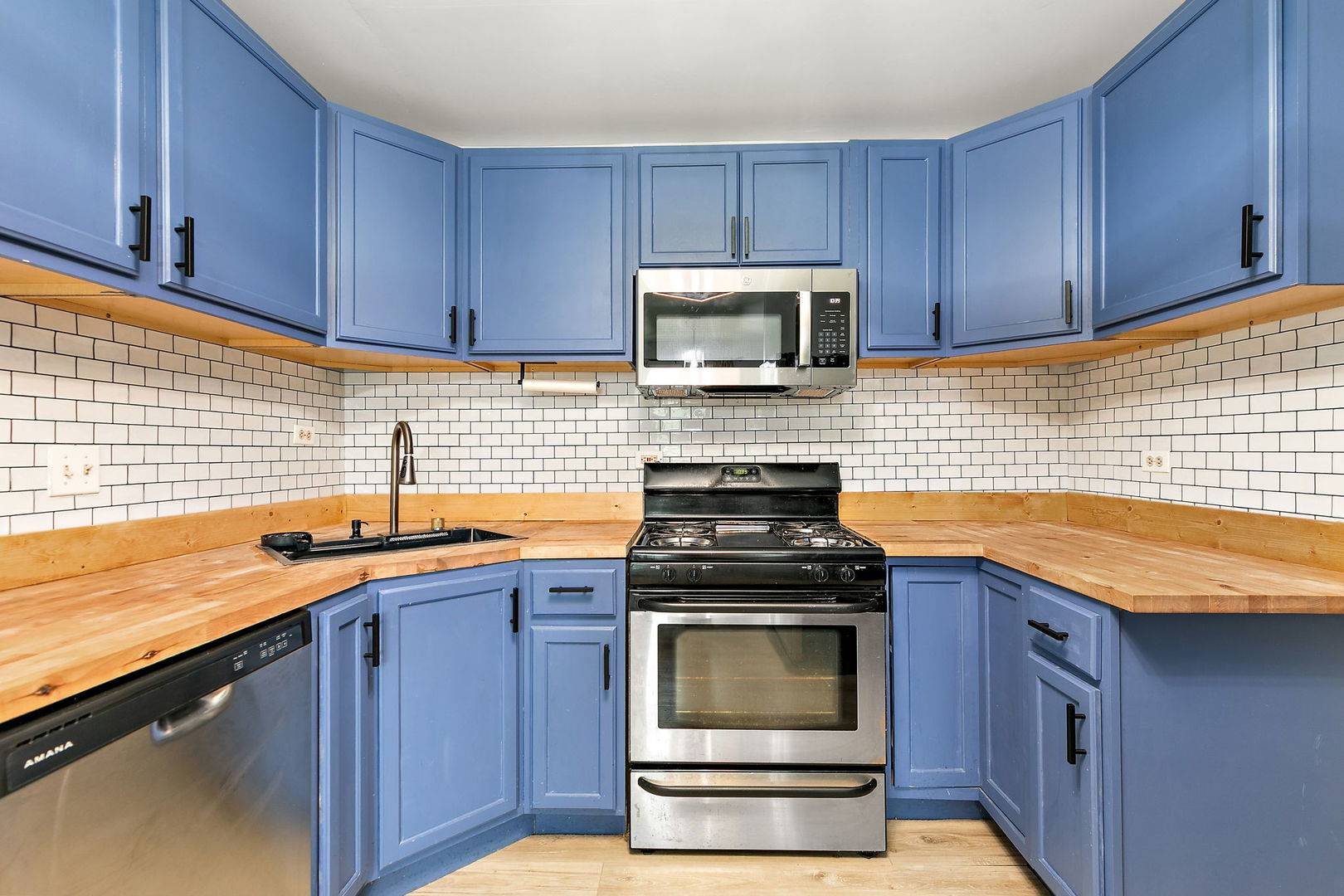 11806 Daniel LN #A, Huntley, IL 60142