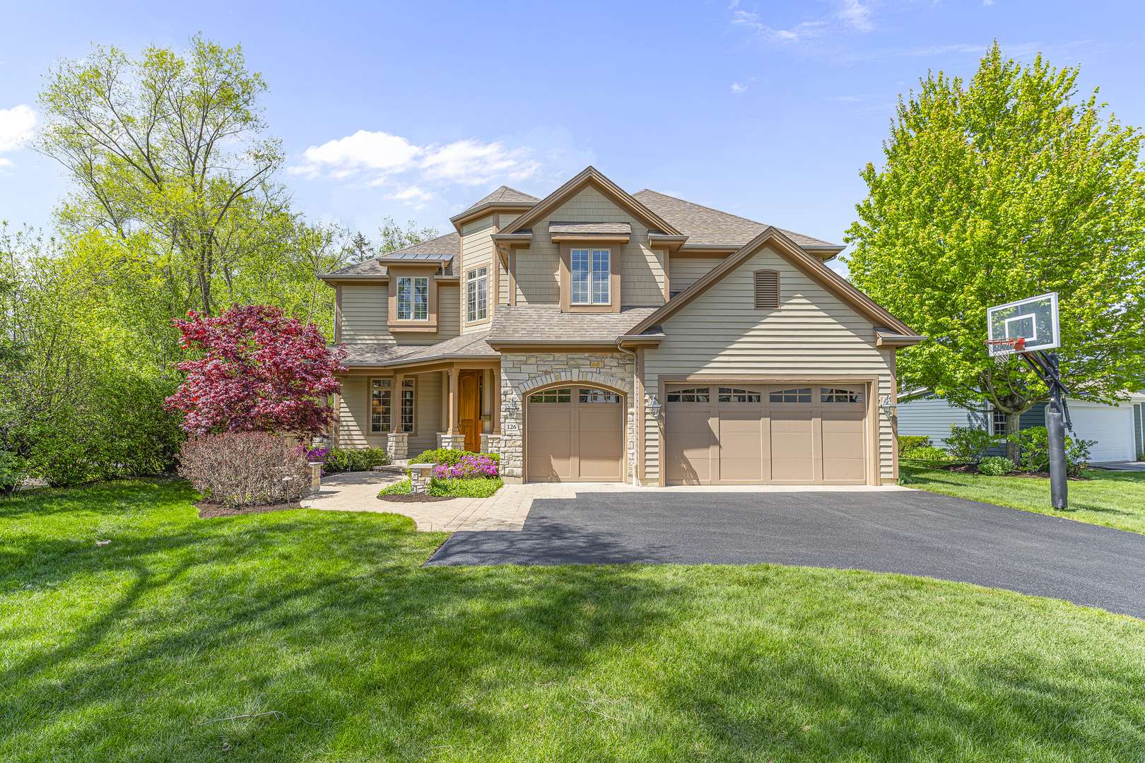 126 Millstone RD, Deerfield, IL 60015