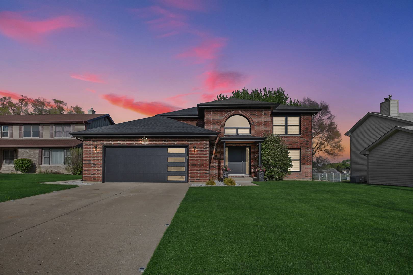 810 Kent CIR, Bartlett, IL 60103