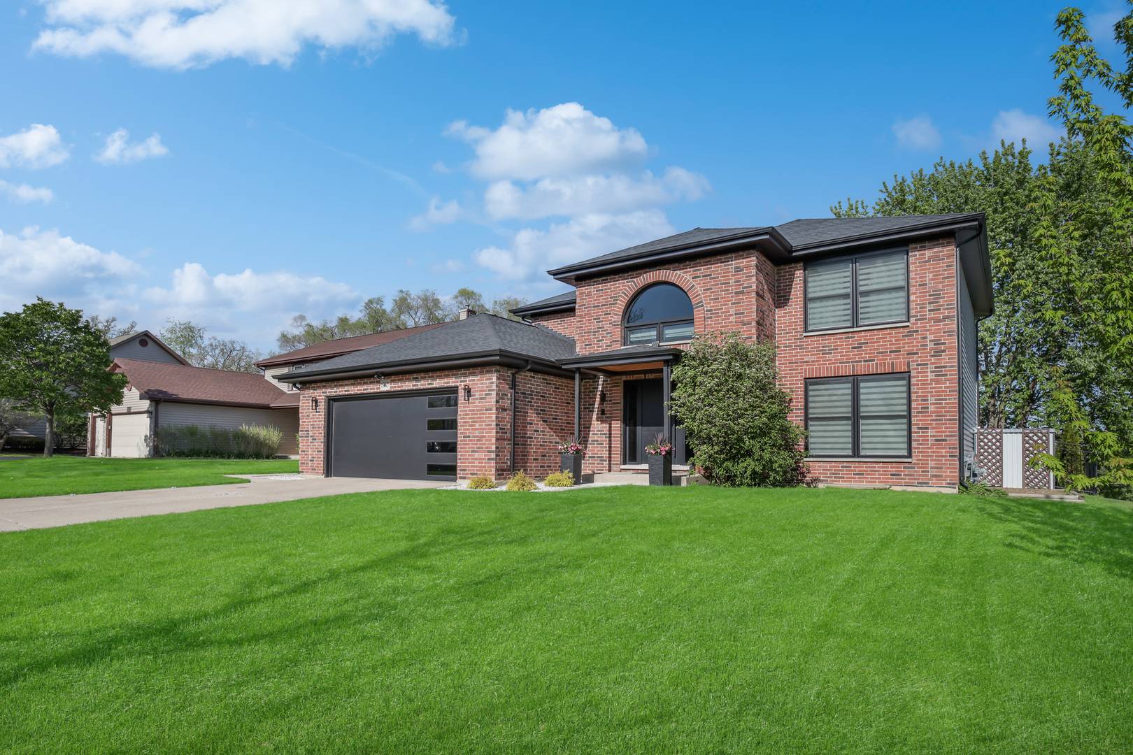 810 Kent CIR, Bartlett, IL 60103