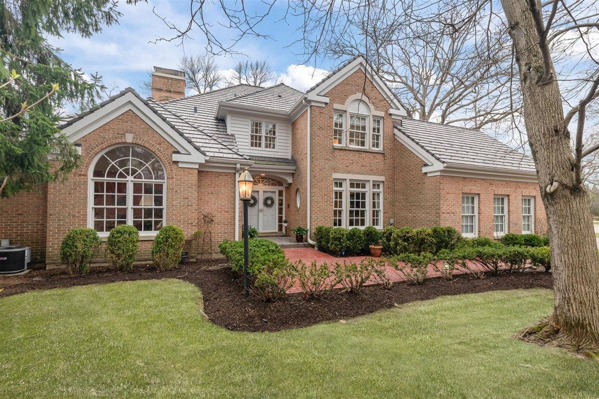 852 Gloucester XING, Lake Forest, IL 60045