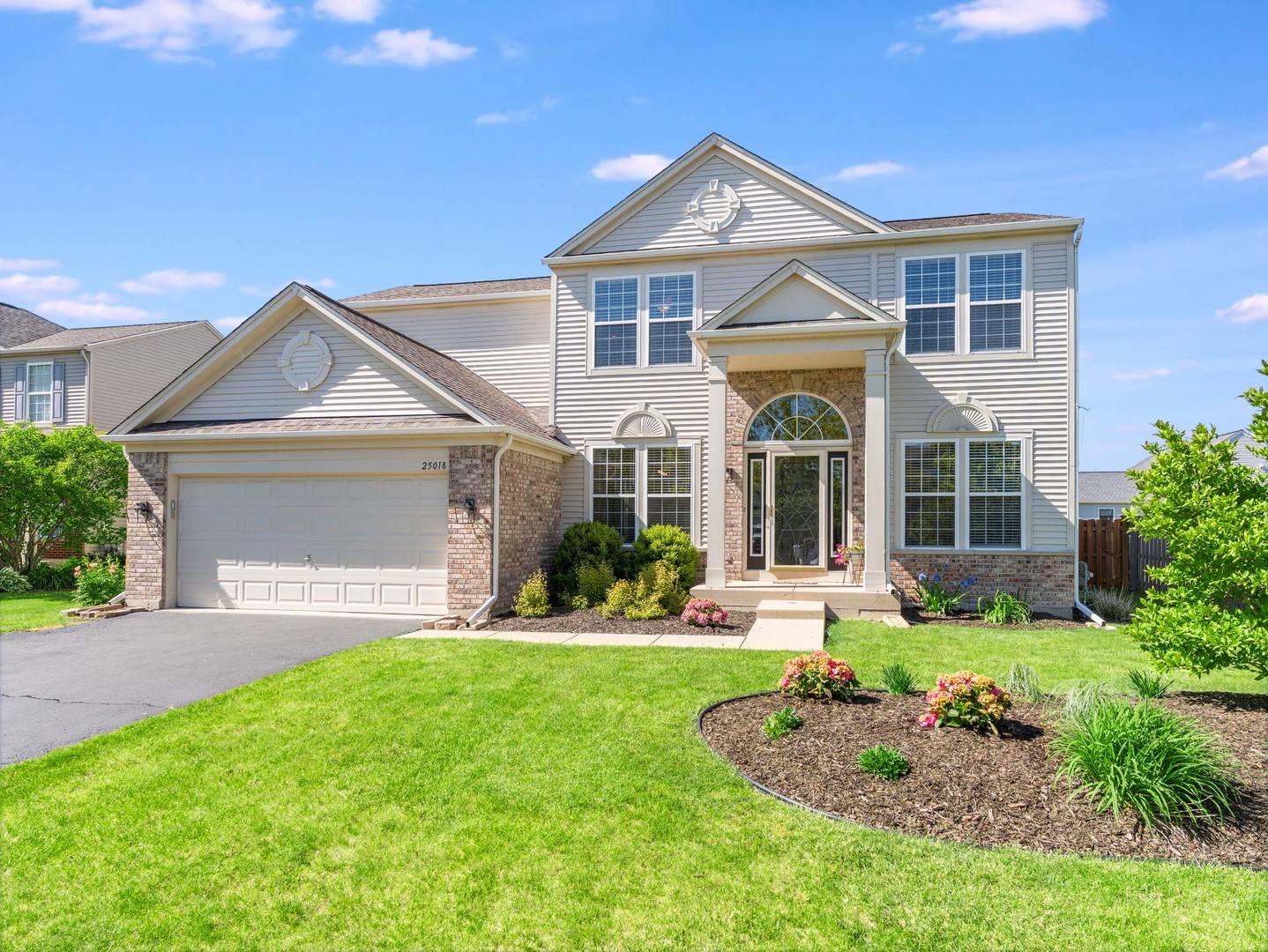 25018 Armstrong LN, Plainfield, IL 60585
