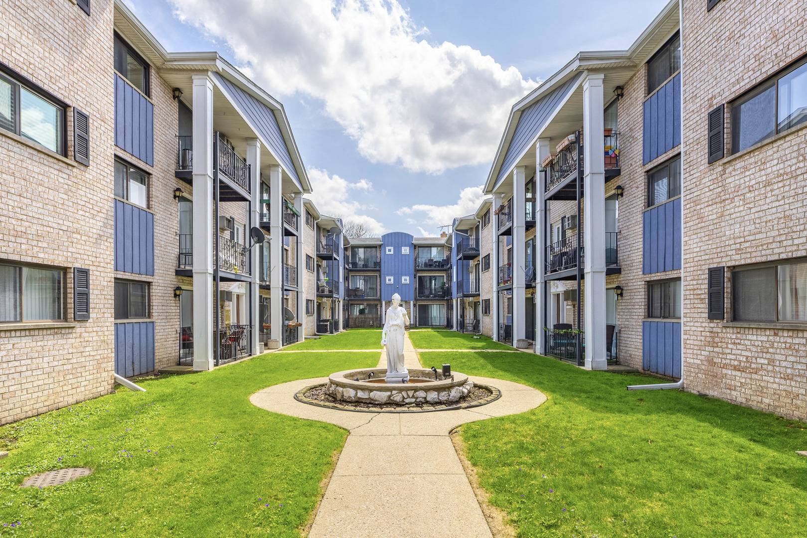 8519 W Catherine AVE #279, Chicago, IL 60656