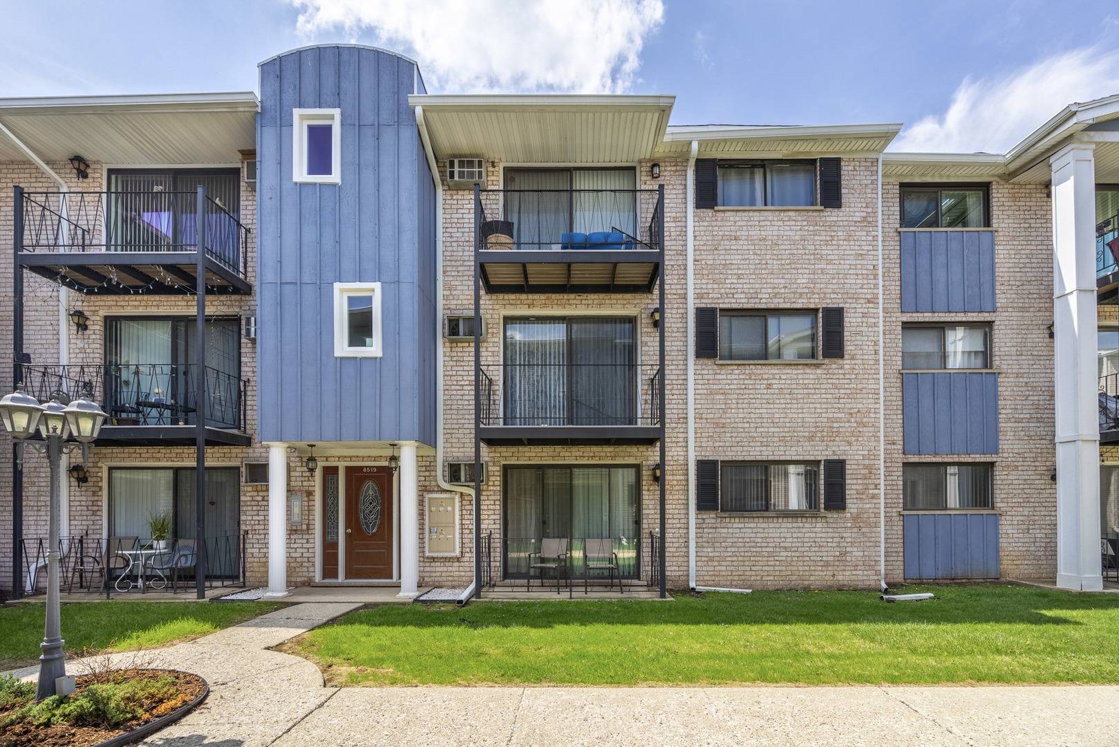 8519 W Catherine AVE #279, Chicago, IL 60656