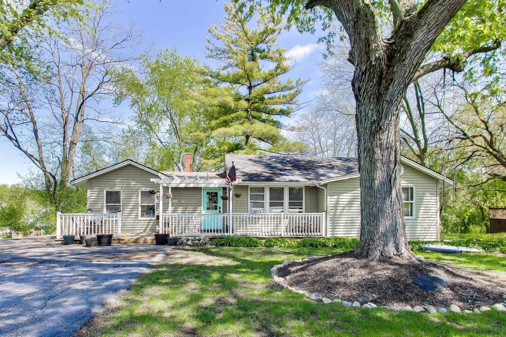 1105 S Hough ST, Barrington, IL 60010