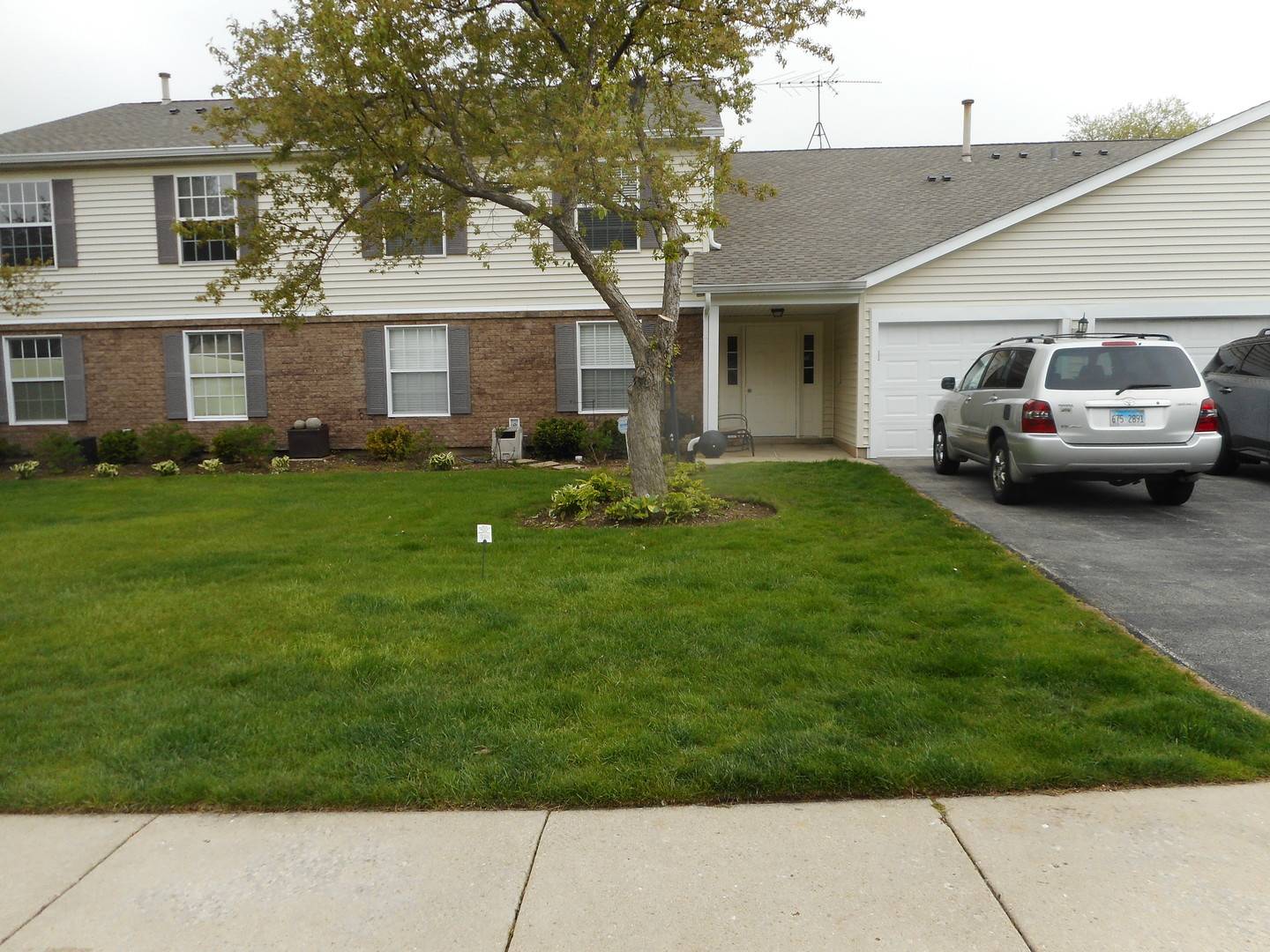 355 Wilmington DR #D1, Bartlett, IL 60103