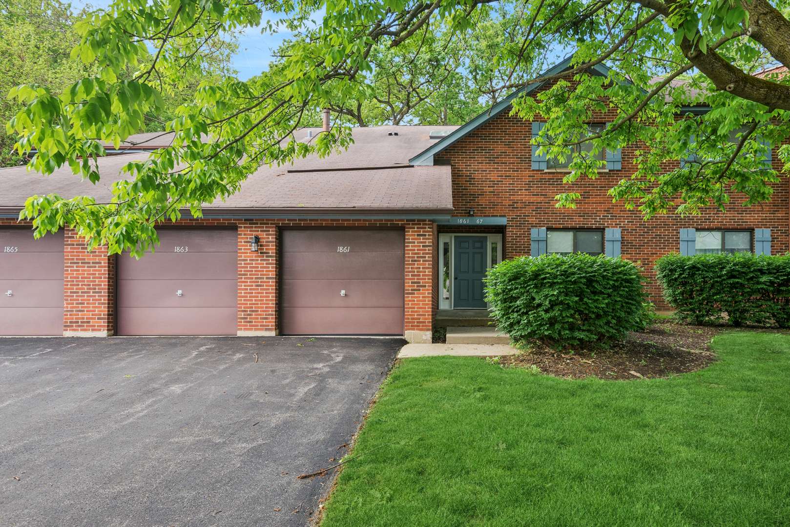 1863 Portsmouth DR #11-4B, Lisle, IL 60532