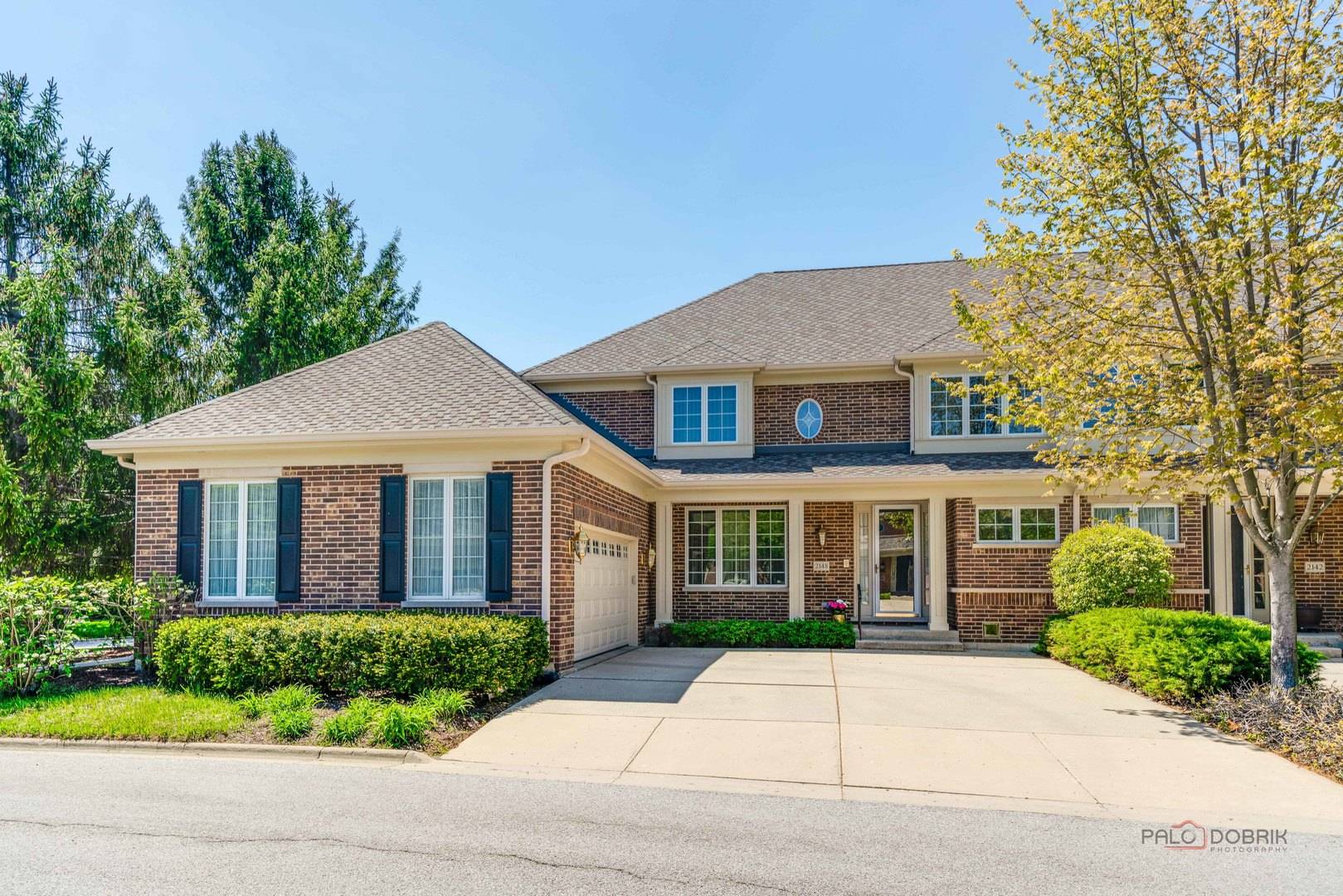 2148 Royal Ridge DR, Northbrook, IL 60062